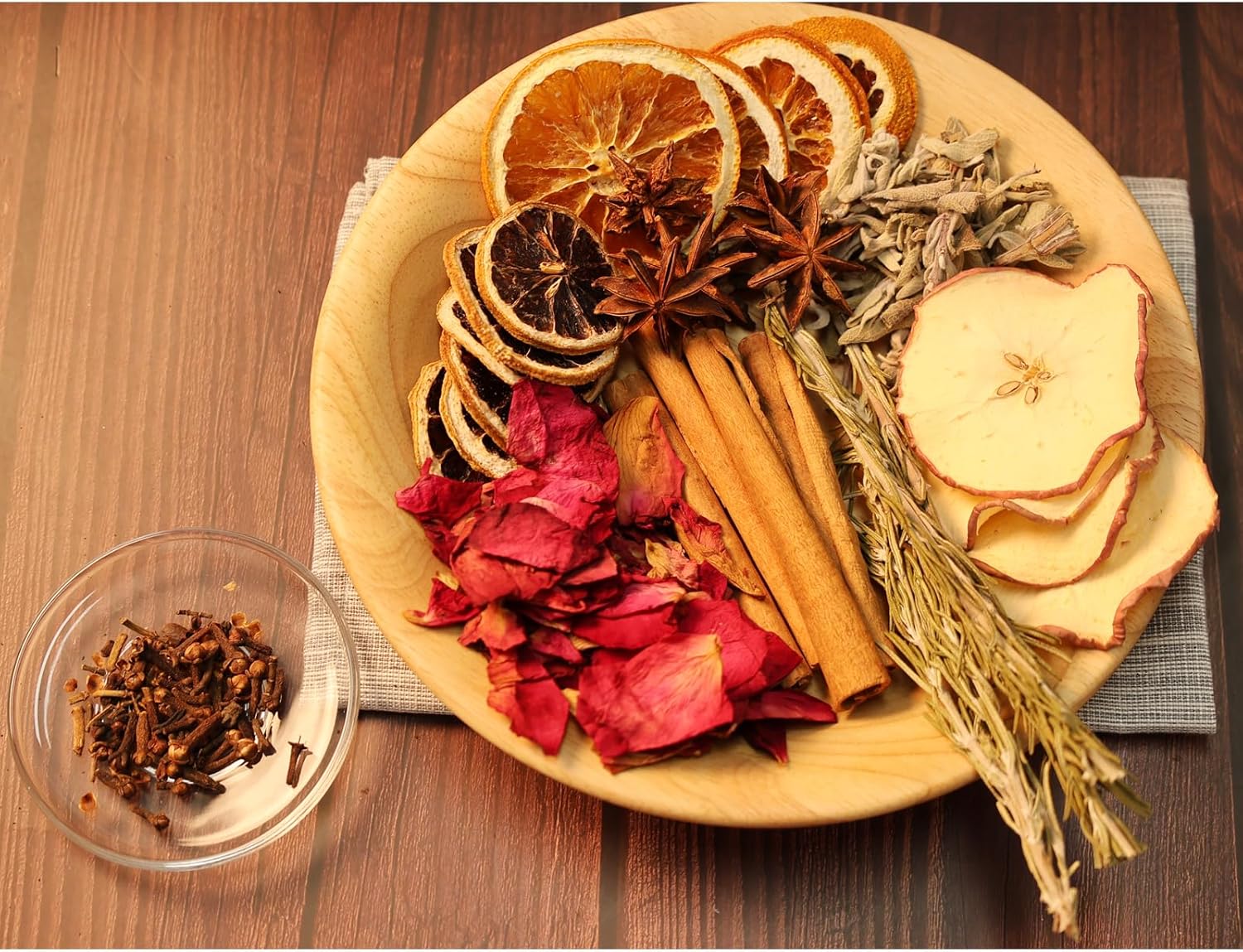 Simmering Potpourri, Simmer Pot Potpourri - Dried Orange Slices, Cinnamon, Cloves, Apple Slice, Rosemary, Apple Slice, Perfect Christmas House Warming Hostess Gift