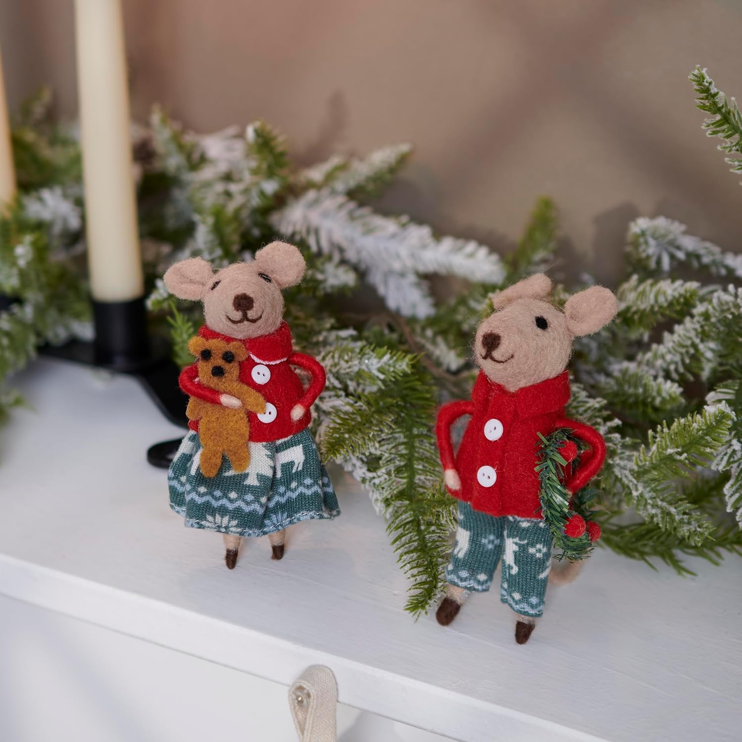 Primitives by Kathy Christmas Day Mice Collectible Critter Set, Two Felt mice with Festive Christmas Outfits/Holding Cute Accents of Gingerbread Cookie and Felt Berry Wreath